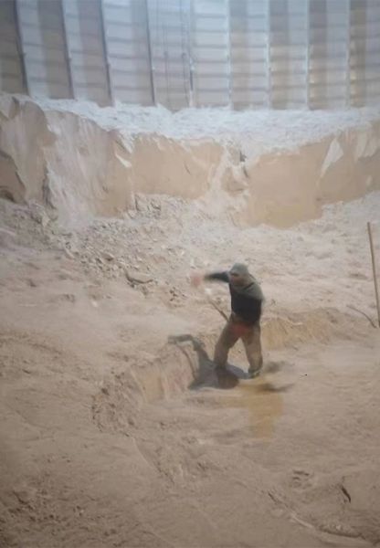 水泥庫清庫，清理鋼板倉