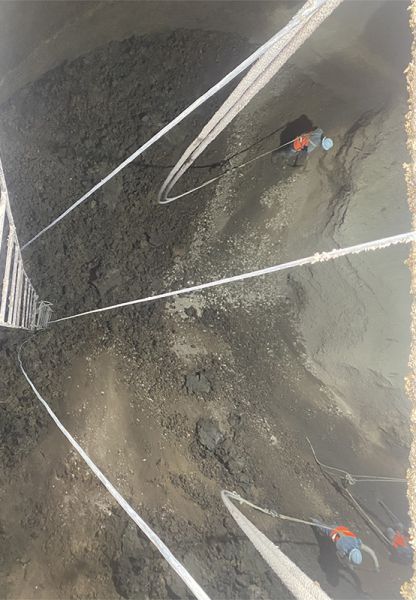 水泥庫清庫，清理鋼板倉