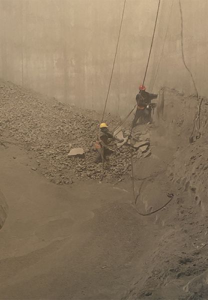 水泥庫清庫，清理鋼板倉